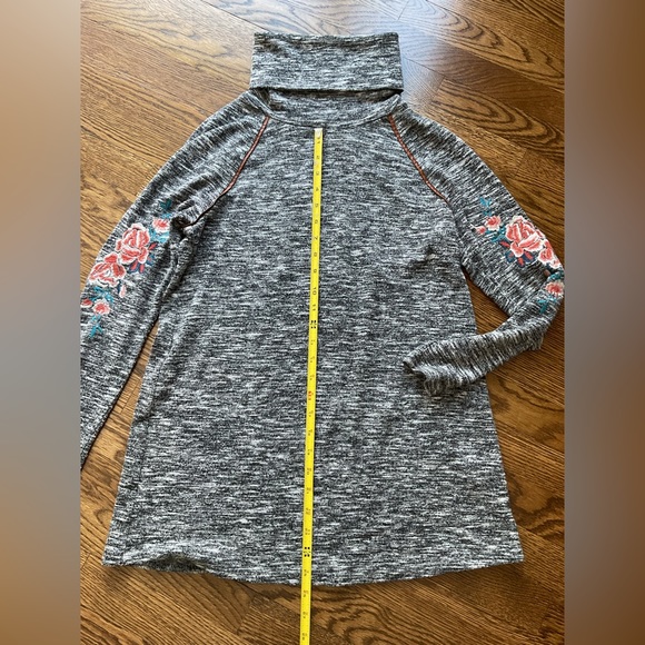 THML long sleeve top - Picture 3 of 11